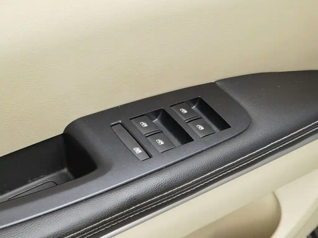 Buick GL8 — миниатюра 9