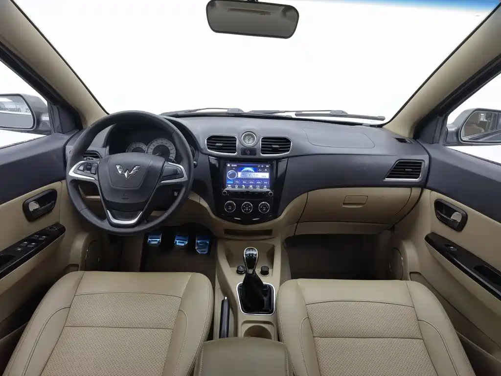 Wuling Hongguang — миниатюра 5