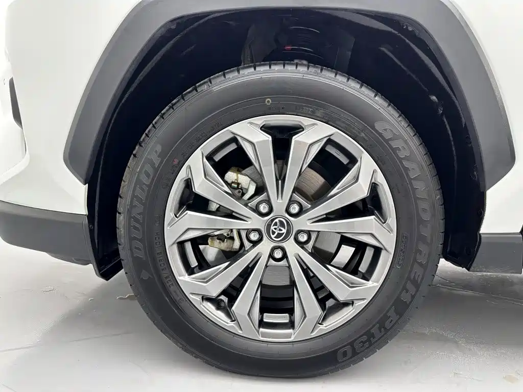 Toyota RAV4 — миниатюра 31