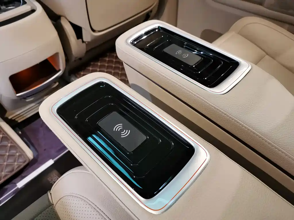 Mercedes-Benz V-Class — миниатюра 18