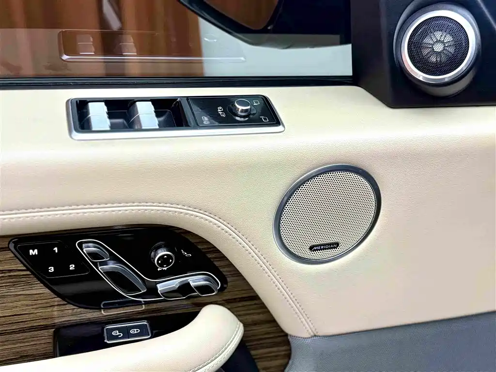 Land Rover Range Rover — миниатюра 15