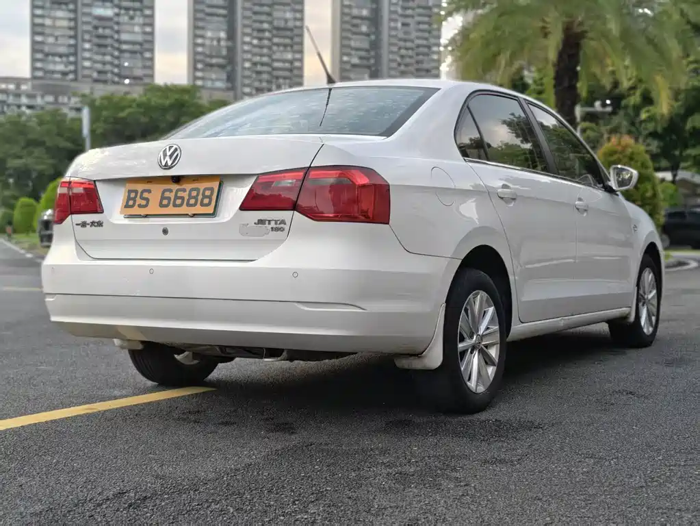 Volkswagen Jetta — миниатюра 8