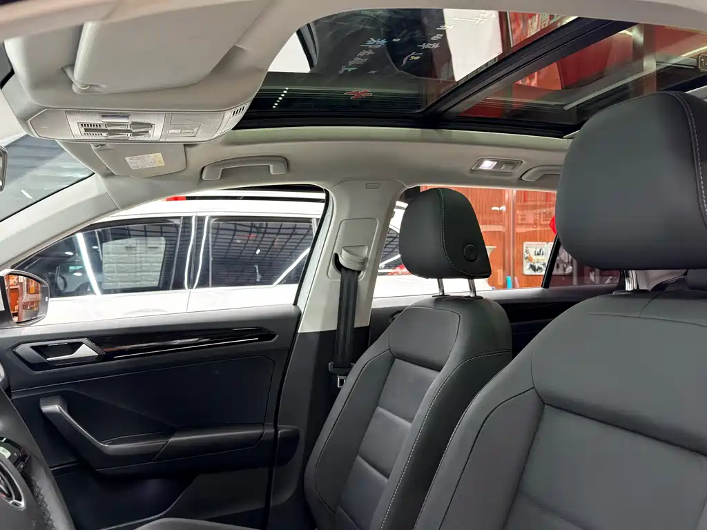Volkswagen T-Roc — миниатюра 26