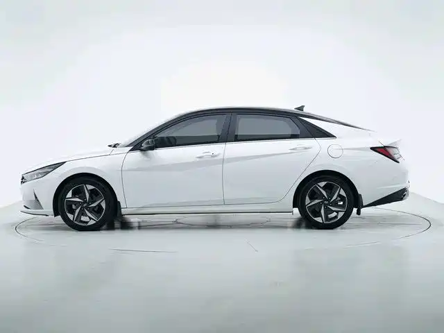 Hyundai Elantra — миниатюра 5