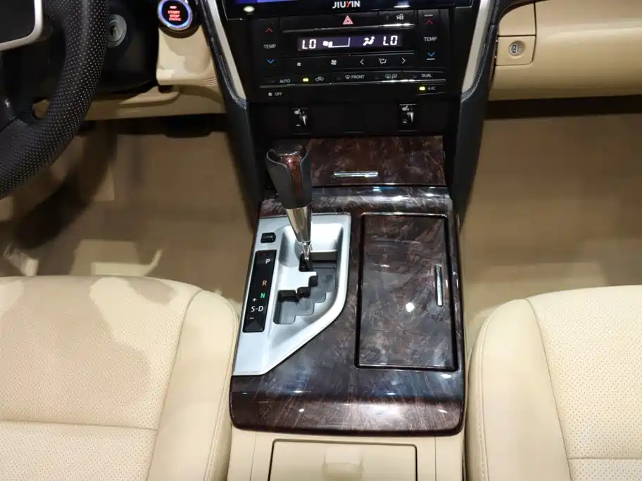 Toyota Camry — миниатюра 15