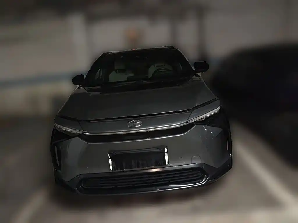 Toyota bZ4X — миниатюра 2