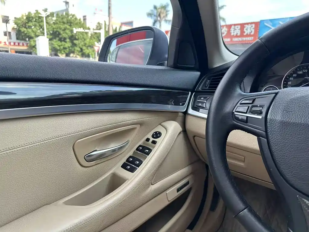 BMW 5 Series — миниатюра 14