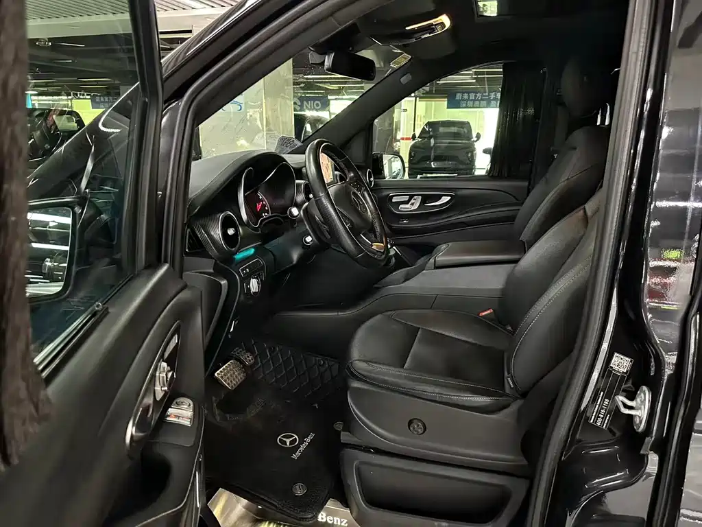 Mercedes-Benz V-Class V 2018 V 260 L Luxury Long Wheelbase VI