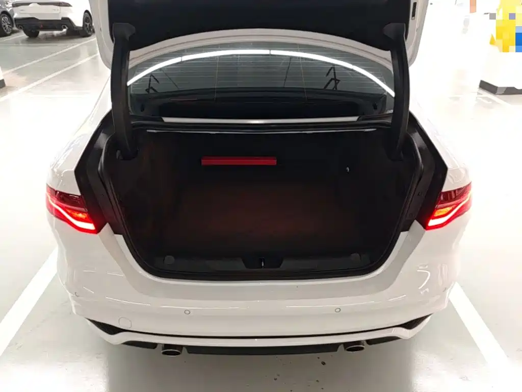 Jaguar XEL — миниатюра 19