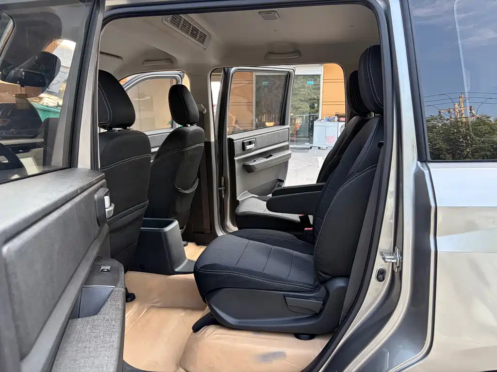 Wuling Hongguang PLUS — миниатюра 11