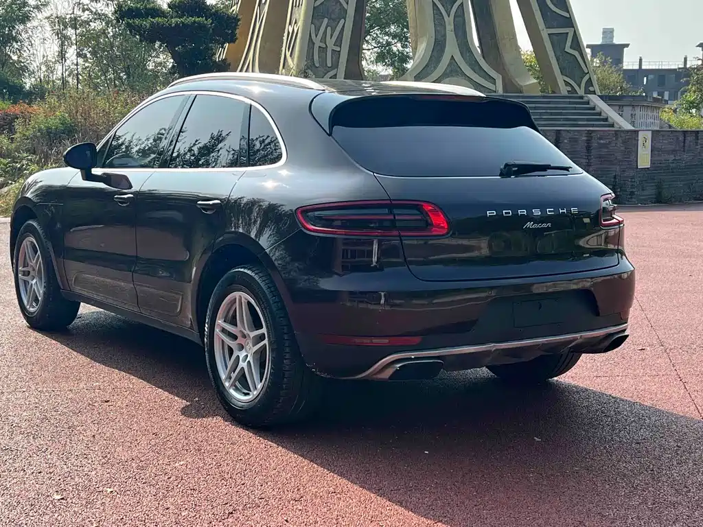 Porsche Macan — миниатюра 4
