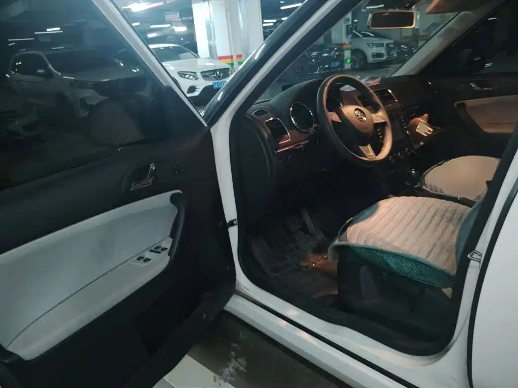 Skoda Yeti — миниатюра 12