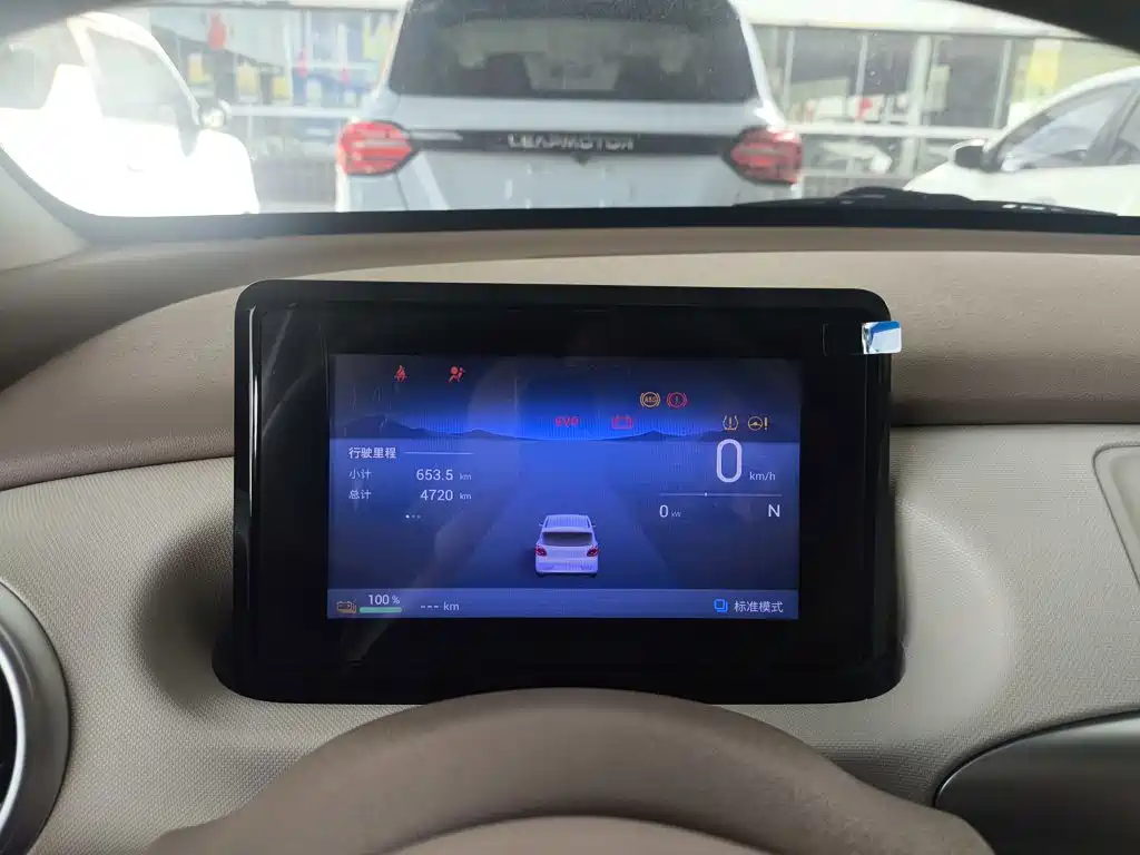 Wuling MINIEV — миниатюра 6