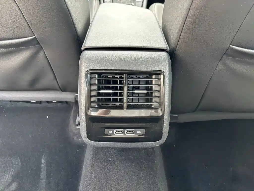 Volkswagen Sagitar — миниатюра 14