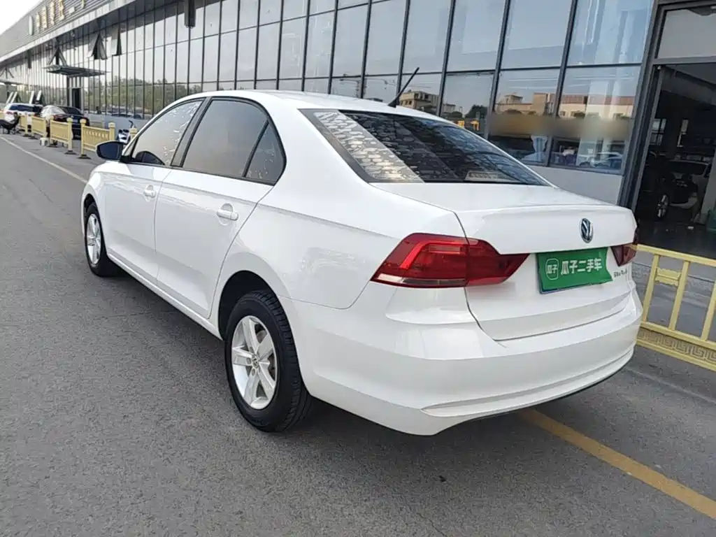 Volkswagen Santana — миниатюра 5