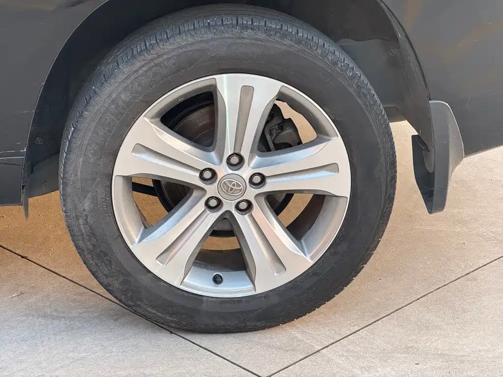 Toyota Highlander — миниатюра 17