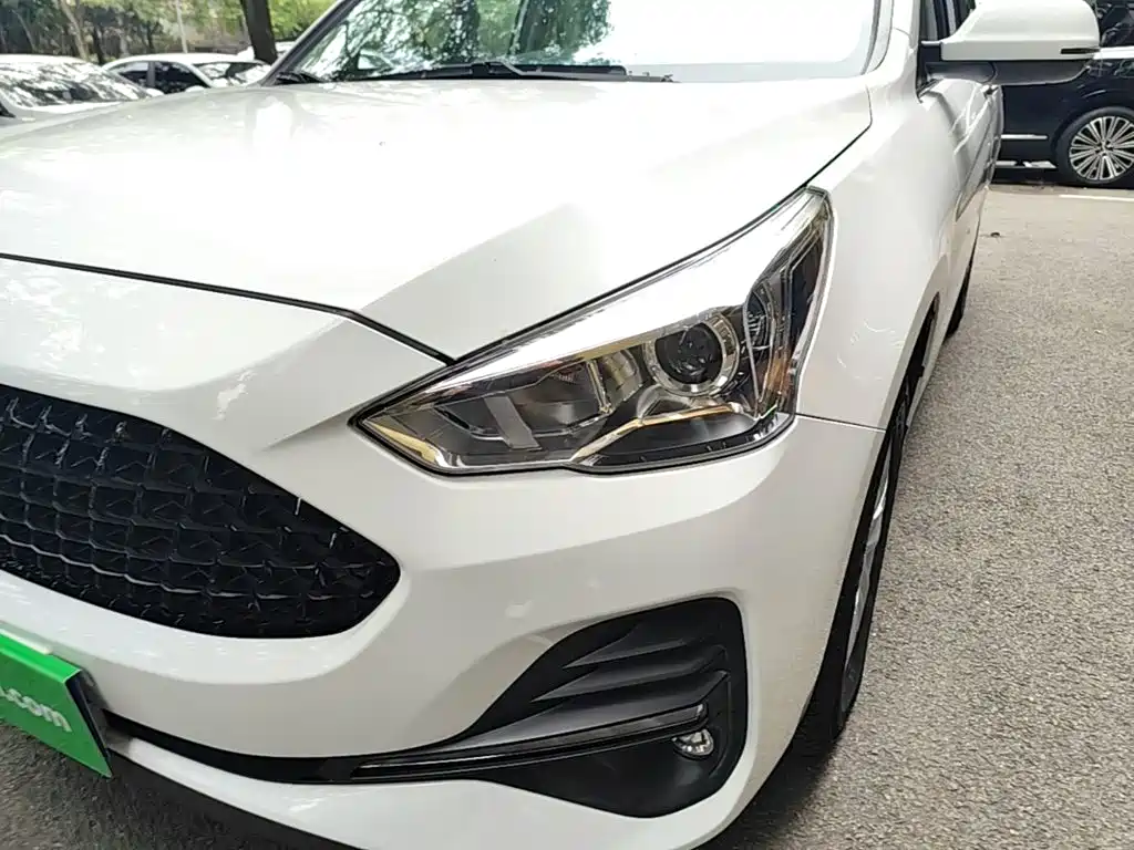 Haval M6 — миниатюра 24