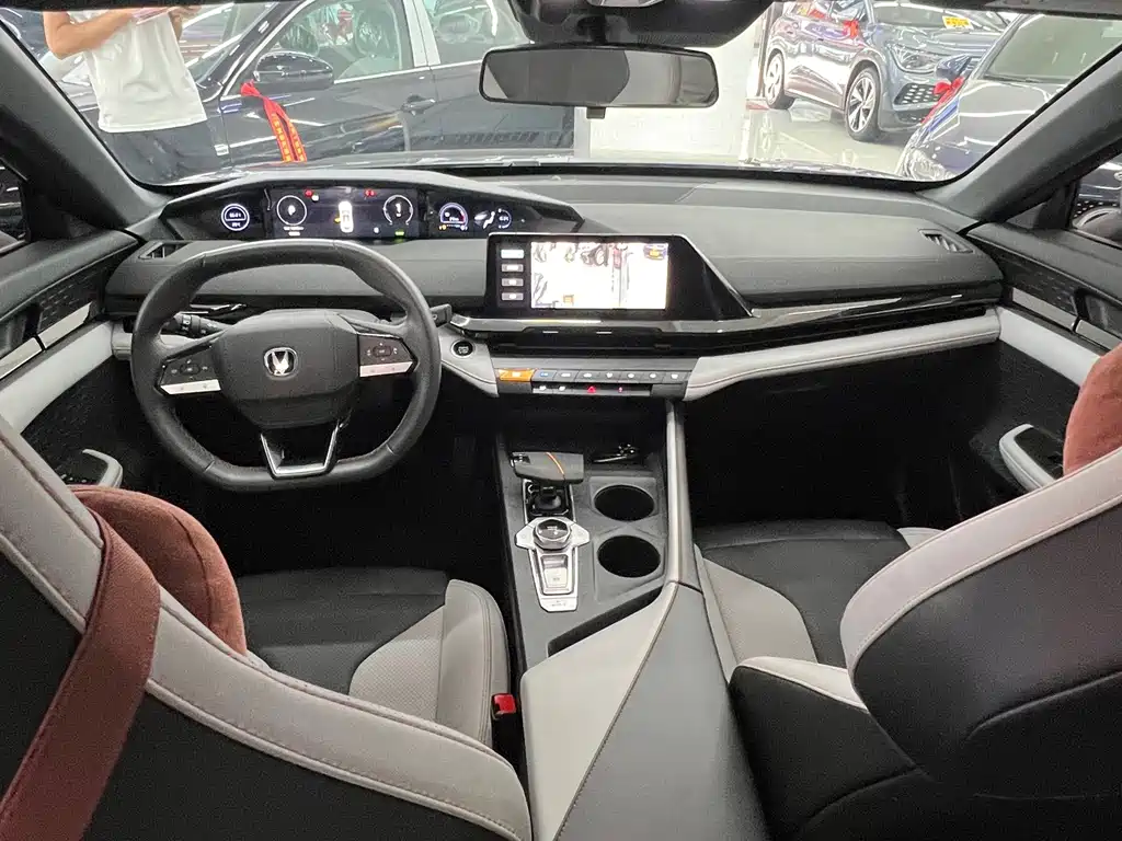 Changan UNI-V iDD — миниатюра 7