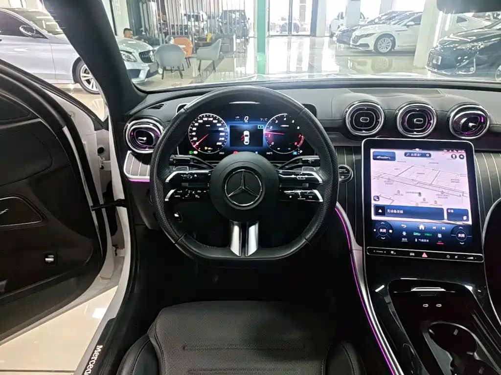 Mercedes-Benz C-Class — миниатюра 11