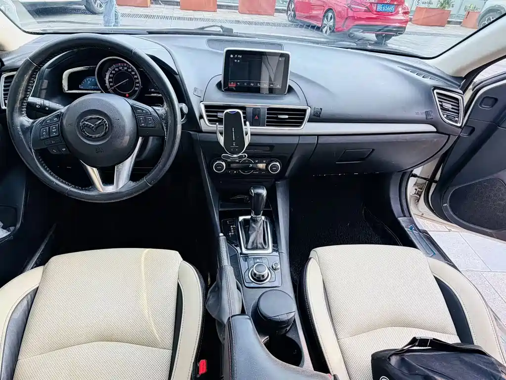 Mazda 3 Axela — миниатюра 8