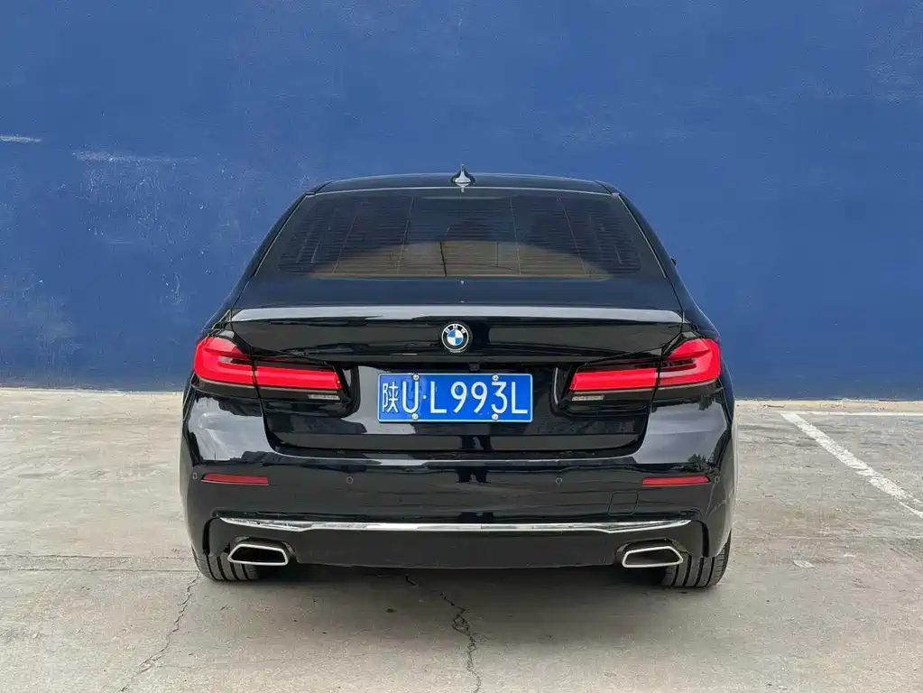 BMW 5 Series — миниатюра 8