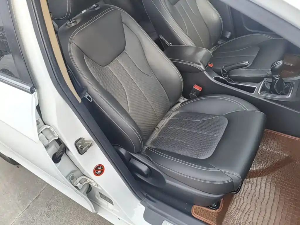 Geely Emgrand — миниатюра 25