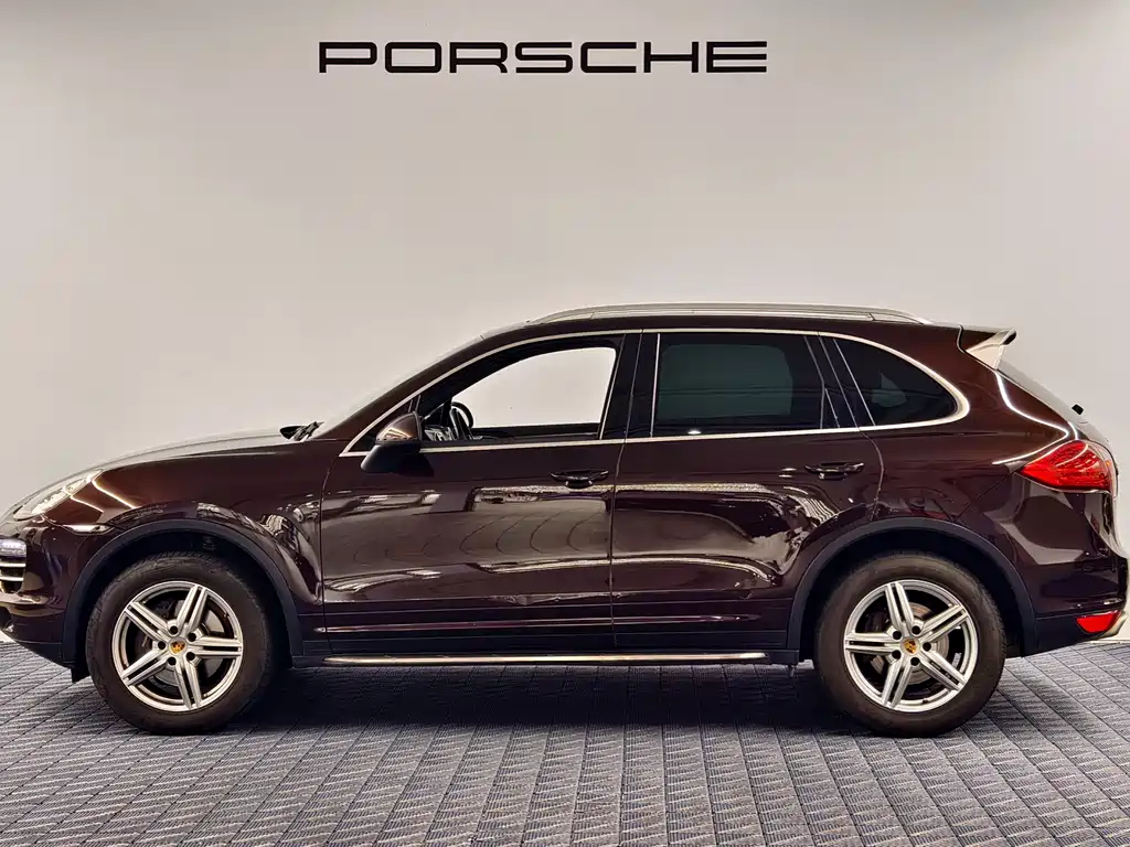 Porsche Cayenne — миниатюра 4