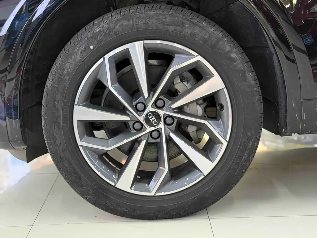 Audi Q5L — миниатюра 9