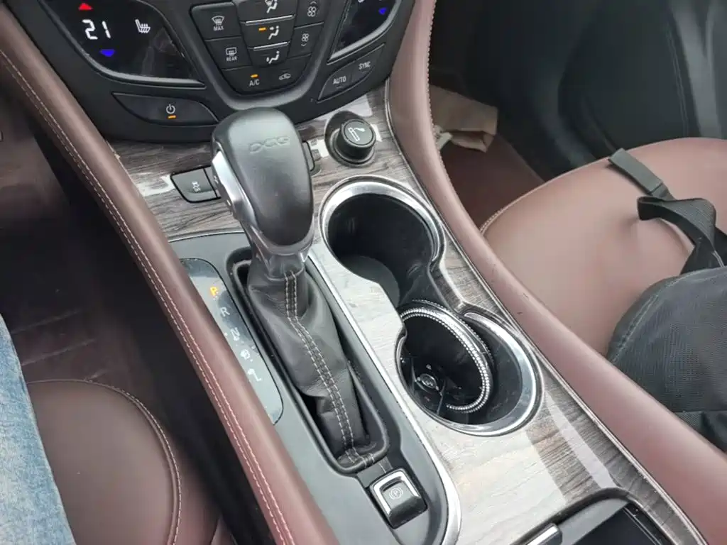 Buick Envision Plus — миниатюра 14