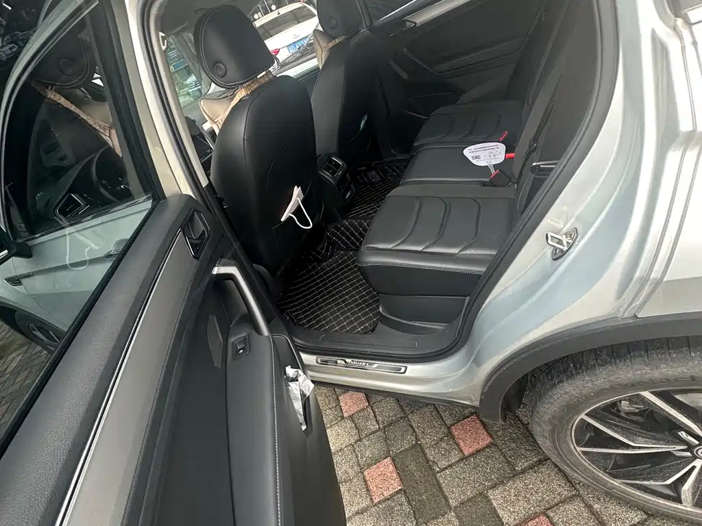 Volkswagen Tiguan L — миниатюра 11