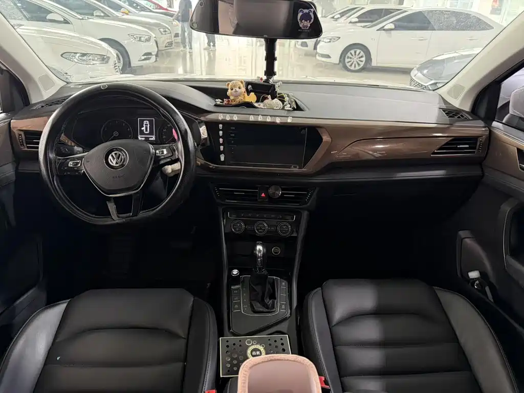 Volkswagen Tharu — миниатюра 8