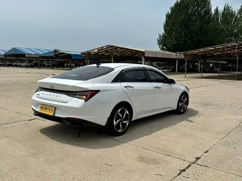 Hyundai Elantra — миниатюра 5