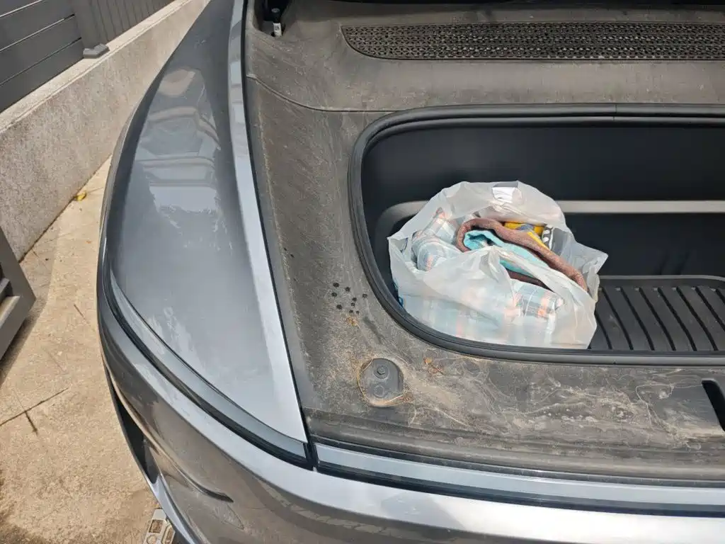 Tesla Model Y — миниатюра 21