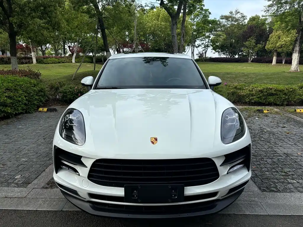 Porsche Macan — миниатюра 3