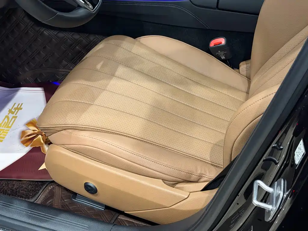 Mercedes-Benz E-Class — миниатюра 6