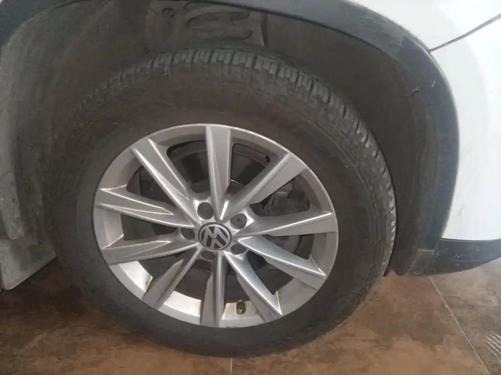 Volkswagen Tiguan — миниатюра 24