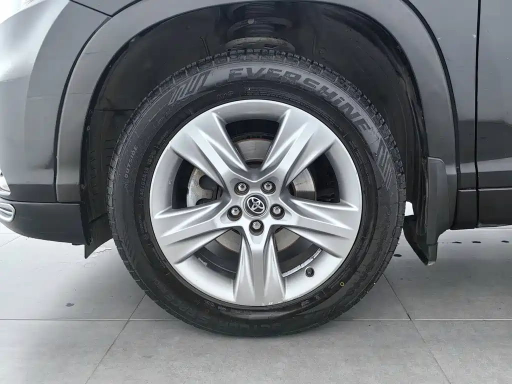 Toyota Highlander — миниатюра 17