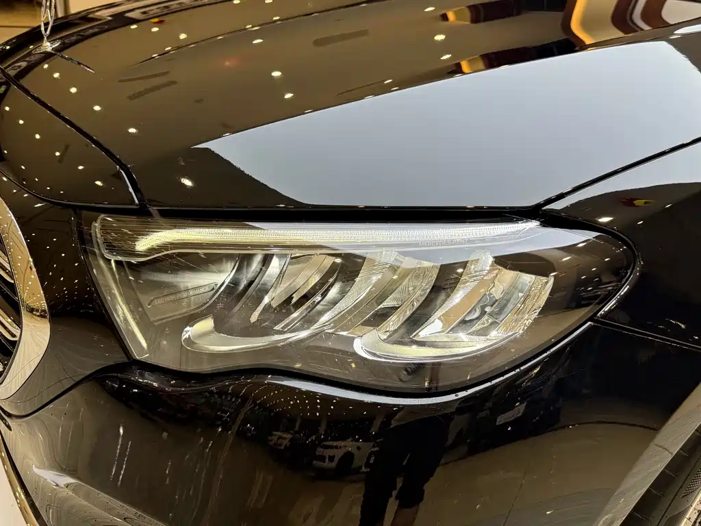 Mercedes-Benz E-Class — миниатюра 11