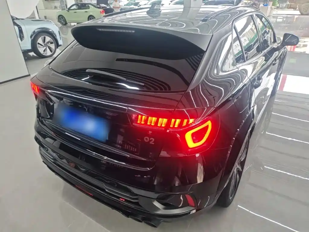 Lynk & Co 02 Hatchback — миниатюра 7