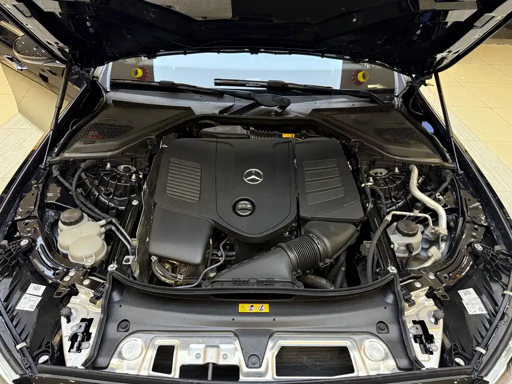 Mercedes-Benz E-Class — миниатюра 17