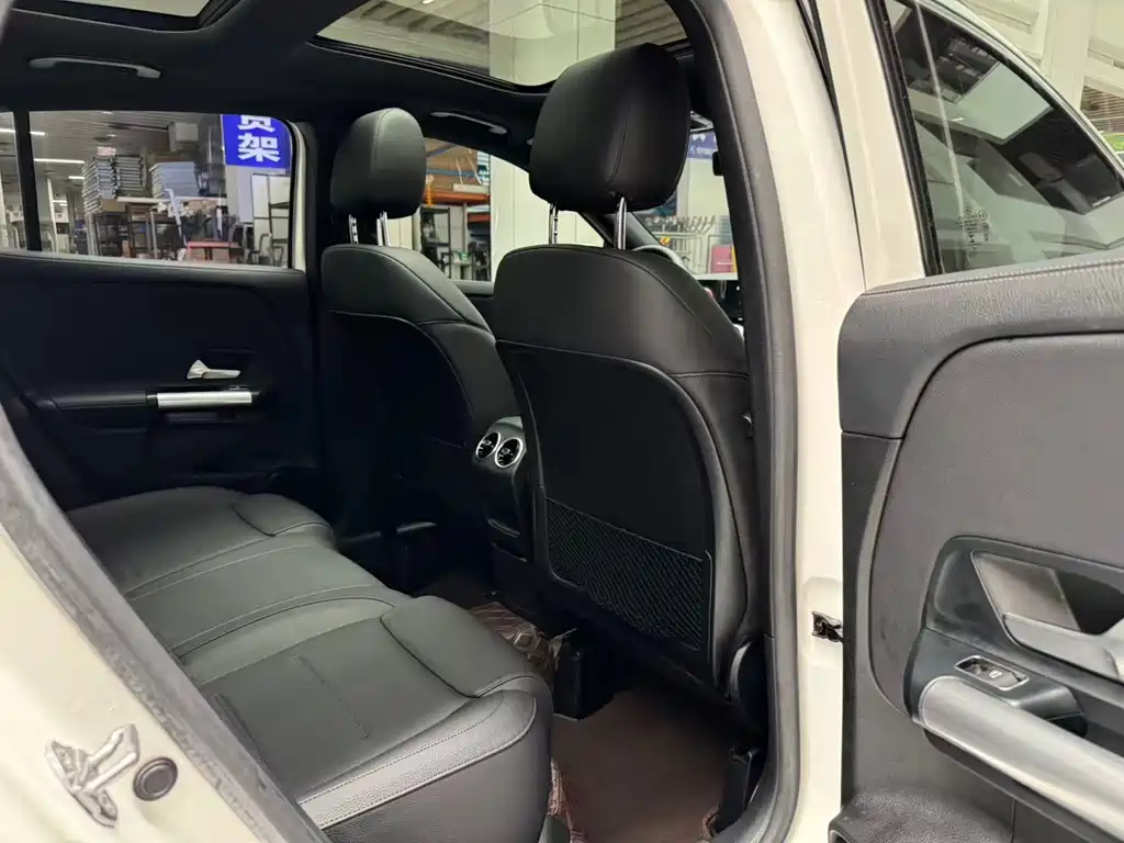 Mercedes-Benz GLA — миниатюра 19