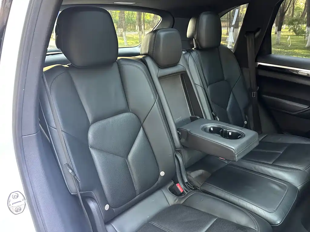 Porsche Cayenne — миниатюра 21