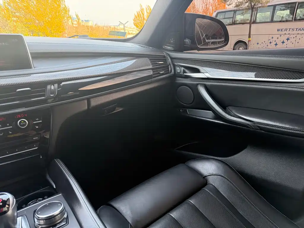 BMW X6 M — миниатюра 10