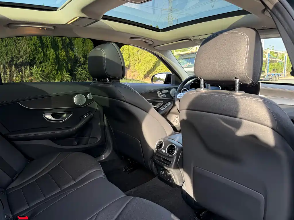 Mercedes-Benz C-Class — миниатюра 16