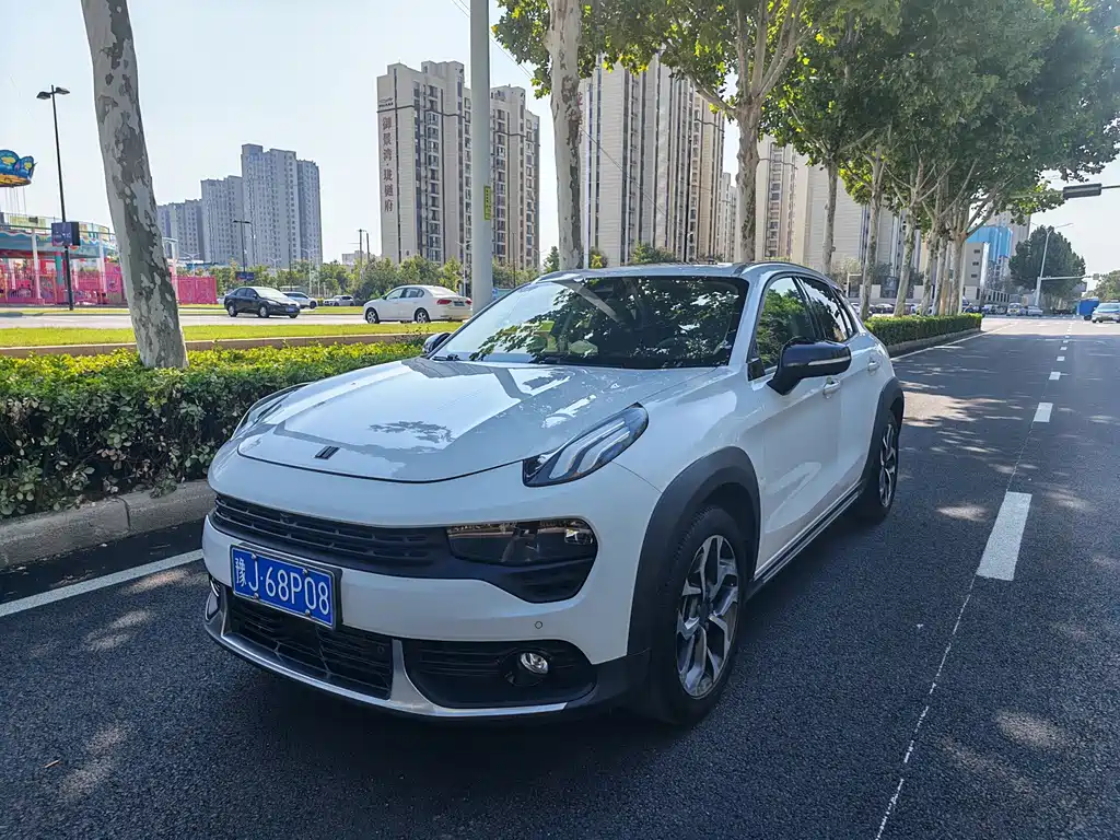 Lynk & Co 02