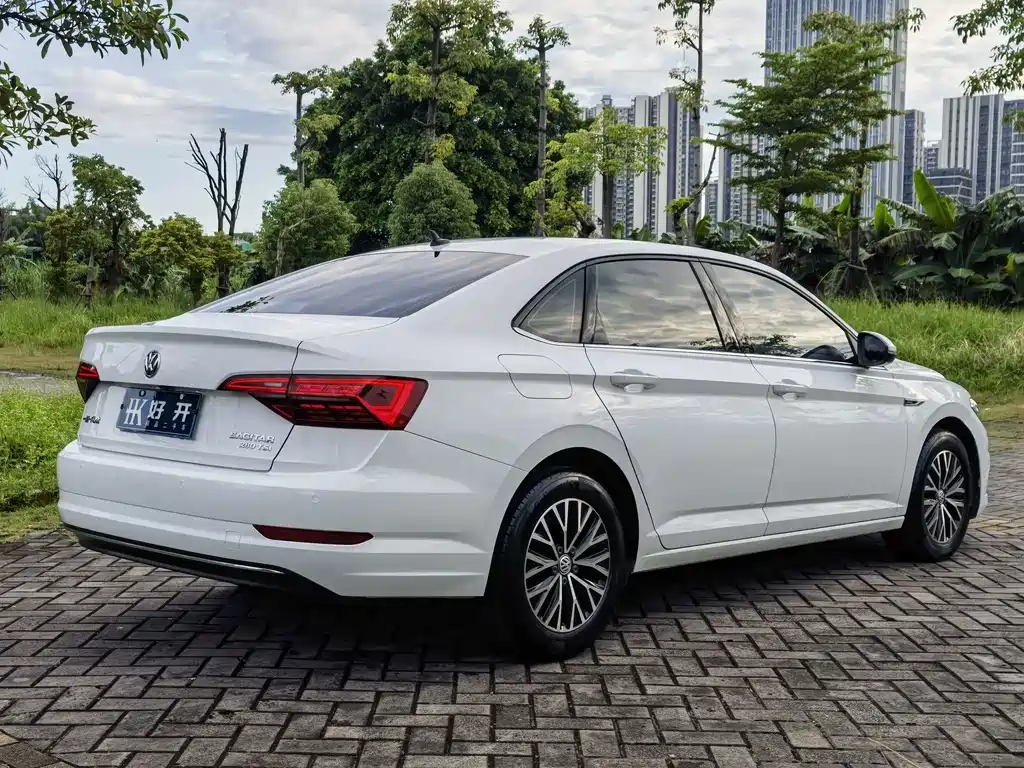 Volkswagen Sagitar — миниатюра 7