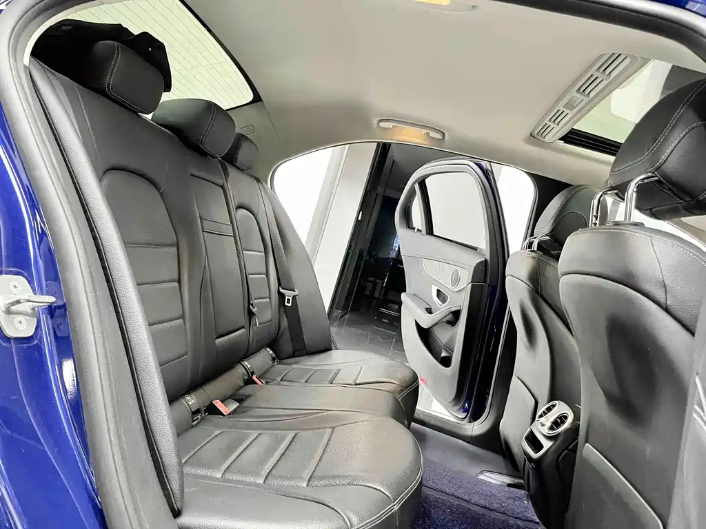 Mercedes-Benz C-Class — миниатюра 5