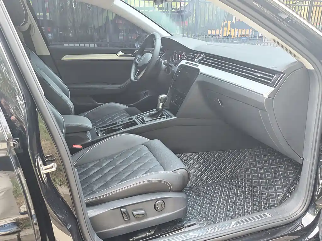 Volkswagen Magotan PHEV — миниатюра 5