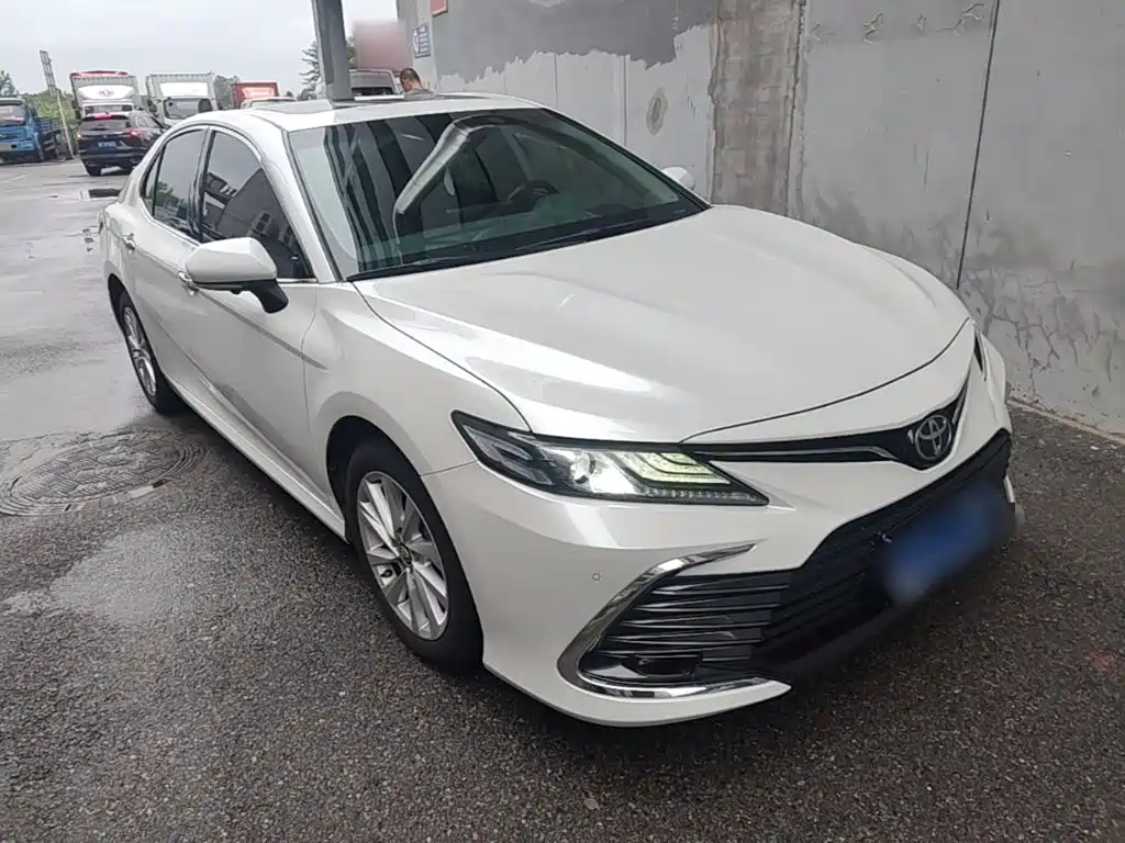 Toyota Camry — миниатюра 4