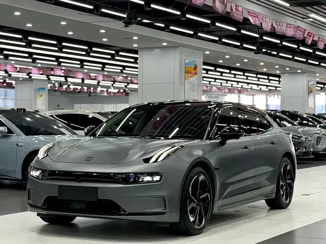 2022 Zeekr 001
